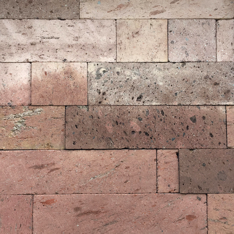 Туф рожевий, торцьований 10 (см)