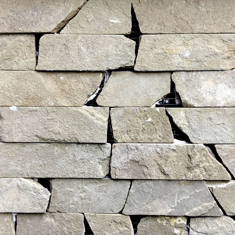 Луганський піщаник оливковий не торцьований 7,5 (см)